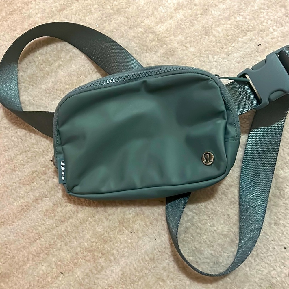 Lululemon belt bag barely used…only used once…sea foam green color